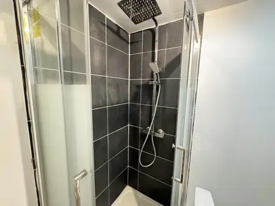 Salle de bains dans l'établissement Maison familiale centre-ville