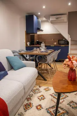 Cuisine ou kitchenette dans l'établissement Clytoria Duplex Balnéo proche Disneyland