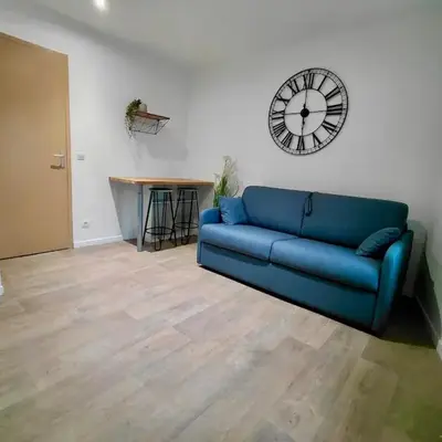 C Coispine 1 Cosy studio RDC vue sur la Meuse
