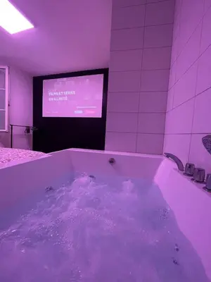 Plan de l'établissement F2 Spa & Cinema proche Disney
