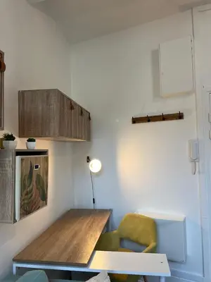 Cuisine ou kitchenette dans l'établissement Les nids de Laon Le colibri