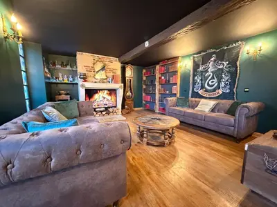 Coin salon dans l'établissement S Harry Potter 2, une immersion chez les sorciers