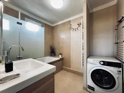 Salle de bains dans l'établissement Barbatre grand T3 avec parking proche centre-ville