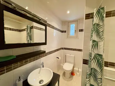 Salle de bains dans l'établissement Havre de paix à Pierrefonds
