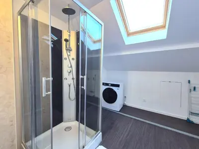 Salle de bains dans l'établissement Cleveland - Grande maison en centre-ville