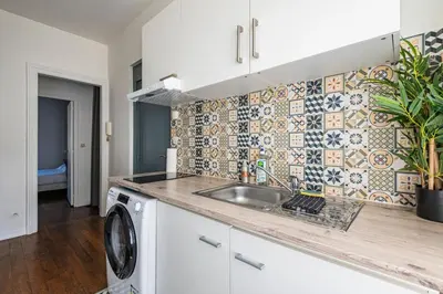 Cuisine ou kitchenette dans l'établissement Pentagone 4 Reims