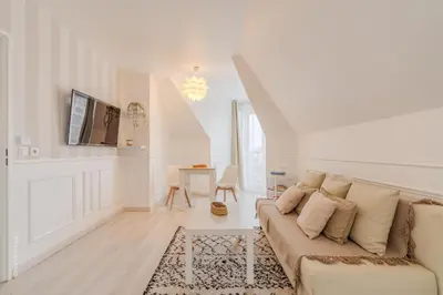 Télévision ou salle de divertissement dans l'établissement Urban Cozy Nest Paris 25 min - Disney 20min