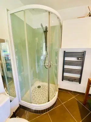 Salle de bains dans l'établissement Maison en pleine nature