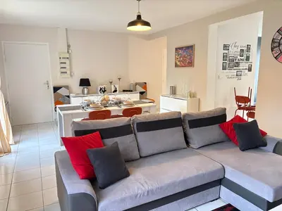 Coin salon dans l'établissement Maison spacieuse et lumineuse à Pierrefonds