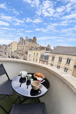 Balcon ou terrasse dans l'établissement L'écrin Urbain studio chic et lumineux avec Balcon