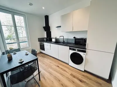 Cuisine ou kitchenette dans l'établissement 2 Vasnier F2 avec sauna proche caves de champagne