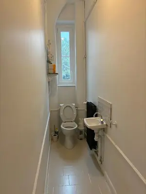 Salle de bains dans l'établissement Beautiful 2 bedroom apartment - prime location