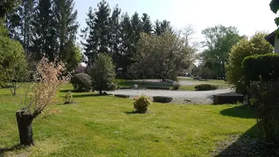 Jardin de l'établissement GITE DE MAMIE - jusqu'à 20 personnes