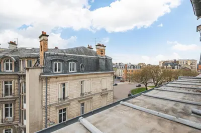 Vue générale sur Reims ou vue de la ville depuis l'appartement