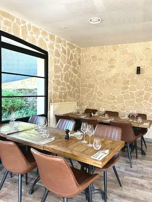 Restaurant ou autre lieu de restauration dans l'établissement Gîtes de la Renaissance