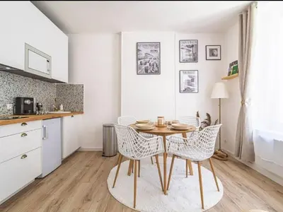 Plan de l'établissement Élégant Appartement Moderne à Reims avec Internet Haut Débit - FR-1-870-1