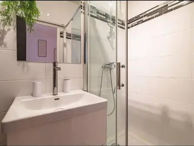 Plan de l'établissement Élégant Appartement Moderne à Reims avec Internet Haut Débit - FR-1-870-1