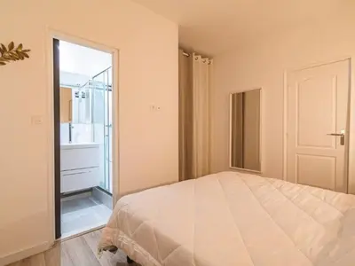 Plan de l'établissement Élégant Appartement Moderne à Reims avec Internet Haut Débit - FR-1-870-1