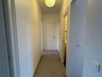 Plan de l'établissement Appartement spacieux et lumineux à Reims - WiFi inclus - FR-1-870-4