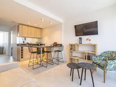 Cuisine ou kitchenette dans l'établissement Élégant Appartement Moderne à Reims avec Climatisation - FR-1-870-13