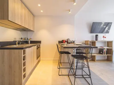 Cuisine ou kitchenette dans l'établissement Élégant Appartement Moderne à Reims avec Climatisation - FR-1-870-13