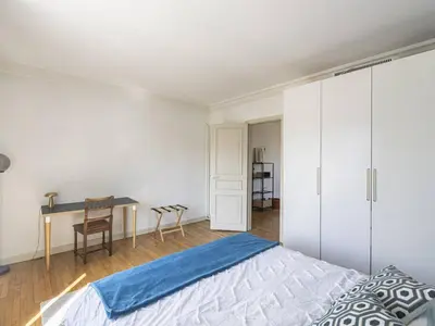 Un ou plusieurs lits dans un hébergement de l'établissement Duplex Élégant au Cœur de Reims - 2 Chambres - FR-1-870-15