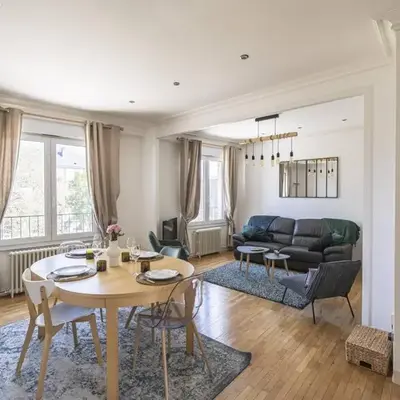 Duplex Élégant au Cœur de Reims - 2 Chambres - FR-1-870-15