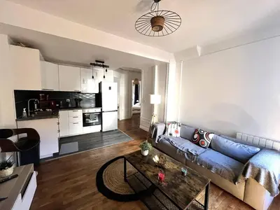 Plan de l'établissement Spacieux 4 Chambres au Centre de Reims avec Internet Inclus - FR-1-870-26