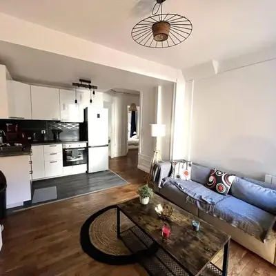 Spacieux 4 Chambres au Centre de Reims avec Internet Inclus - FR-1-870-26