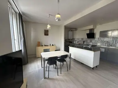 Plan de l'établissement Appartement Confortable & Moderne à Reims - FR-1-870-21