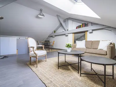 Coin salon dans l'établissement Appartement Chic à Reims, Confort & Élégance - FR-1-870-28