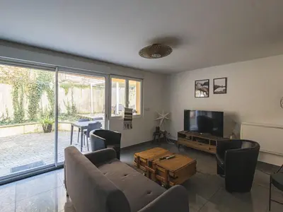 Plan de l'établissement Appartement Terrasse Confortable à Reims - FR-1-870-23