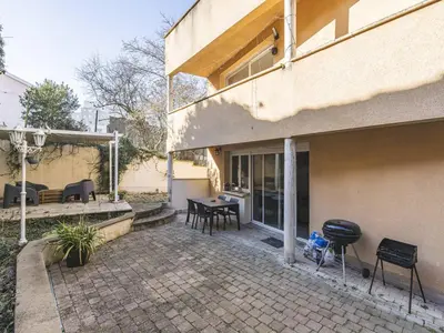 Plan de l'établissement Appartement Terrasse Confortable à Reims - FR-1-870-23