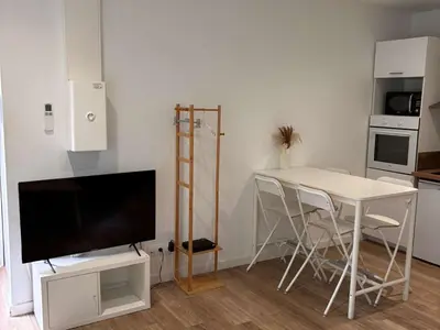 Plan de l'établissement Appartement cosy avec terrasse à Reims - FR-1-870-30