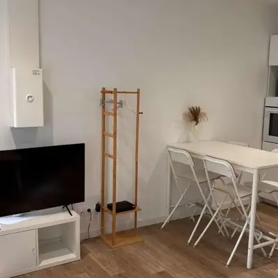 Appartement cosy avec terrasse à Reims - FR-1-870-30