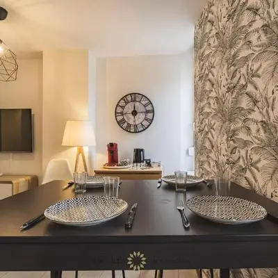 Élégant Loft Moderne à Reims - Détente et Convivialité - FR-1-870-33