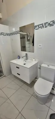 Salle de bains dans l'établissement Appartement spacieux proche centre, 2ᵉ étage sans ascenseur, without lift