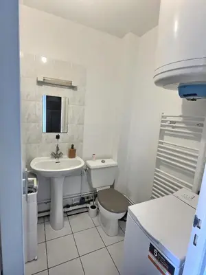 Cuisine ou kitchenette dans l'établissement Studio Chill a Reims 2 personnes Ideal pour les beaux jours -15pourcents long séjour
