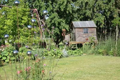 Jardin de l'établissement L'escale Aux Framboises