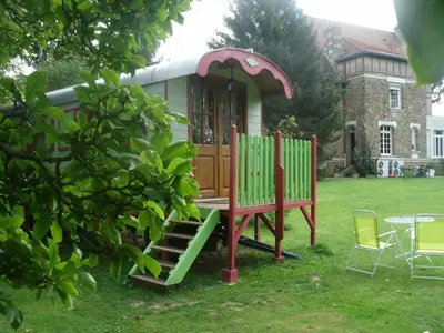 Aire de jeux pour enfants de l'établissement Roulotte La Verdine