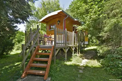 Jardin de l'établissement Roulotte La Verdine