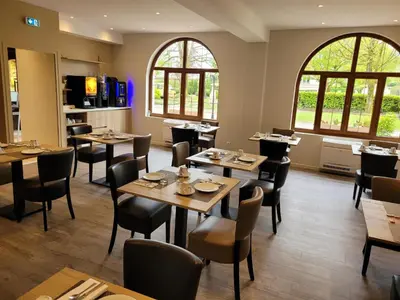 Restaurant ou autre lieu de restauration dans l'établissement Sure Hotel by Best Western Saint-Quentin Ouest Le pot d étain