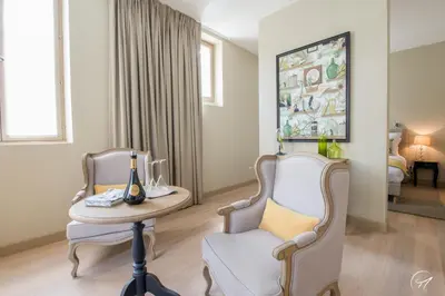 Coin salon dans l'établissement Les Suites du Champagne de Venoge