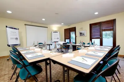 Espace de conférence ou salle de réunion dans l'établissement Campanile Charleville-Mezières
