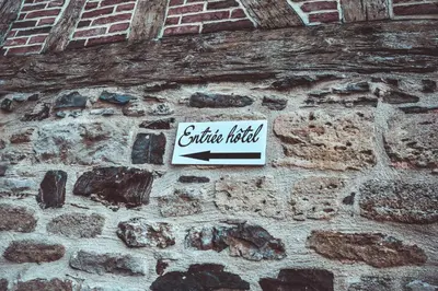 Certificat, récompense, panneau ou autre document affiché dans l'établissement Hôtel La Poterne du Roy