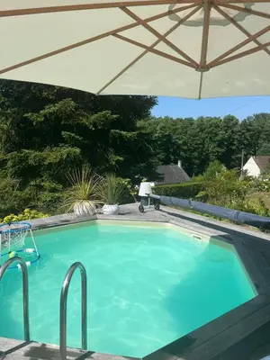 Piscine de l'établissement L'Eugenie ou située à proximité
