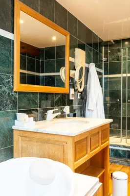 Salle de bains dans l'établissement Hotel d'Angleterre