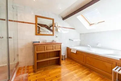 Salle de bains dans l'établissement Hotel d'Angleterre
