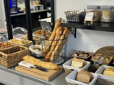 Nourriture dans l'hôtel ou à proximité