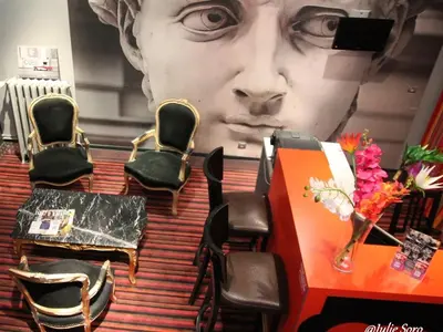 Coin salon dans l'établissement Hôtel Latino Reims Centre